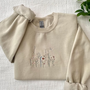 Wildflower Embroidered Crewneck Sweatshirt - Nature Adventure Design